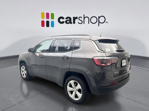 Used 2019 Jeep Compass Latitude w/ Cold Weather Group AWD/4WD image 3