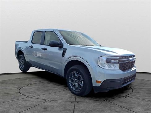 Used 2024 Ford Maverick XLT image 3