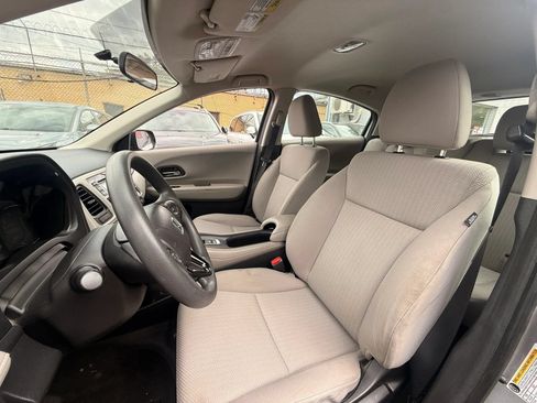 Used 2018 Honda HR-V LX image 10