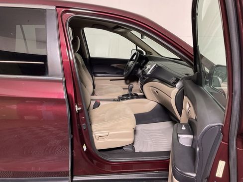 Used 2016 Honda Pilot LX image 34