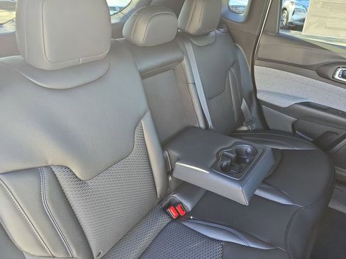 New 2026 Jeep Compass Latitude image 11