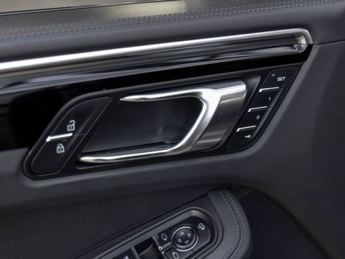 Certified 2022 Porsche Macan S AWD/4WD image 22