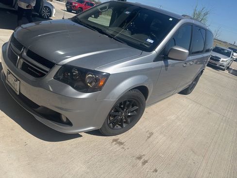 Used 2019 Dodge Grand Caravan GT image 1