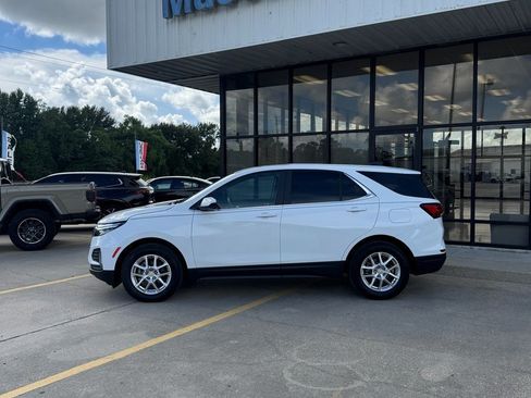 Used 2023 Chevrolet Equinox LT image 3