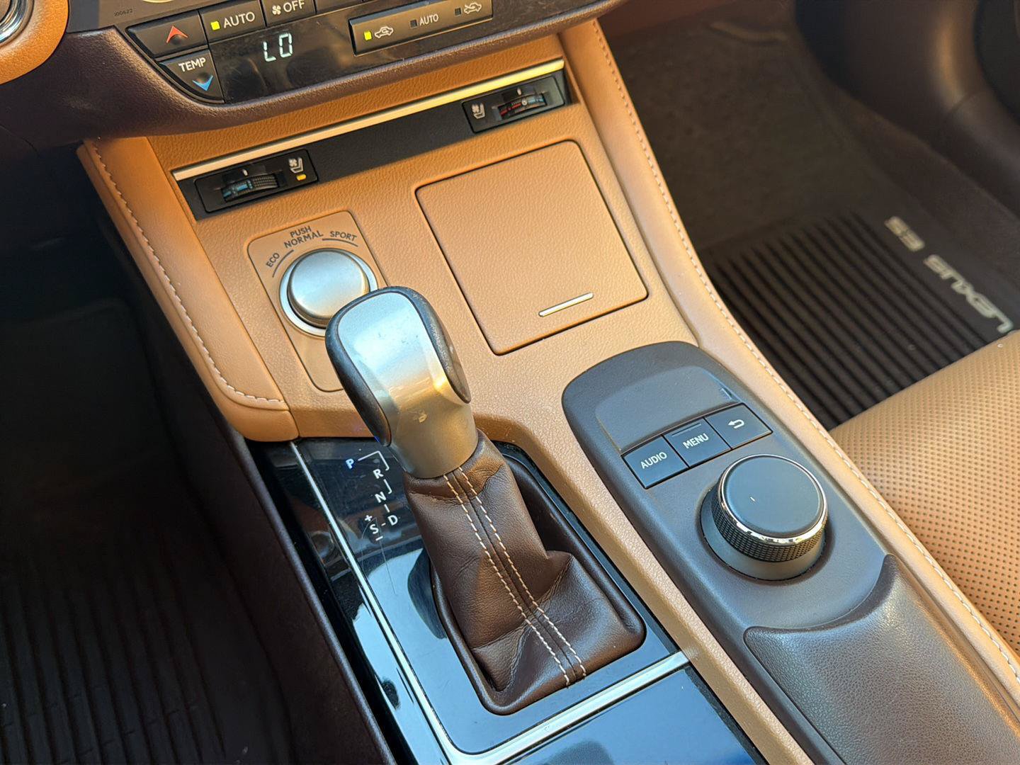 Used 2016 Lexus ES 350 w/ Premium Package w/Wood Trim FWD image 23