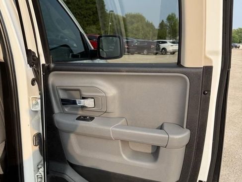 Used 2019 RAM 1500 Classic SLT image 22