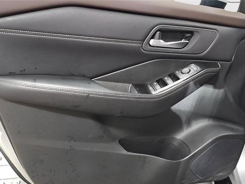 Used 2023 Nissan Rogue SV w/ SV Premium Package image 17