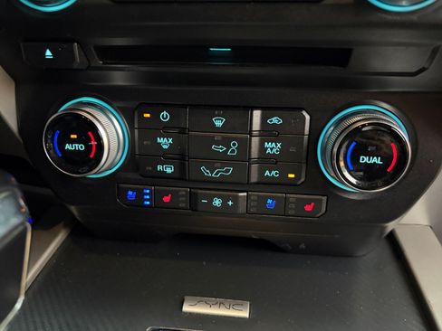 Used 2018 Ford F150 Lariat w/ Equipment Group 502A Luxury AWD/4WD image 20