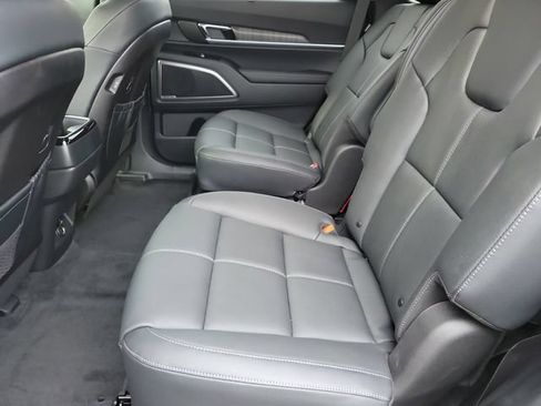 Certified 2025 Kia Telluride EX w/ EX Captain's Chair Package FWD image 31