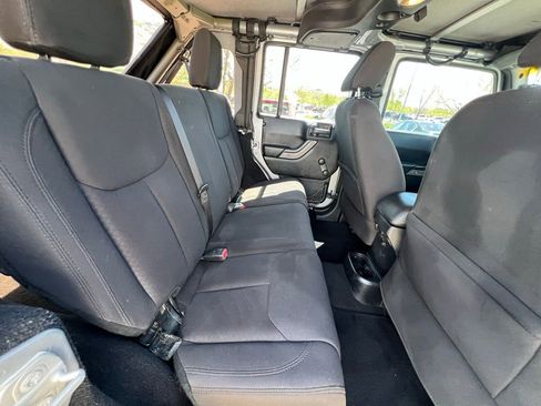 Used 2016 Jeep Wrangler Unlimited Sport w/ Connectivity Group AWD/4WD image 25