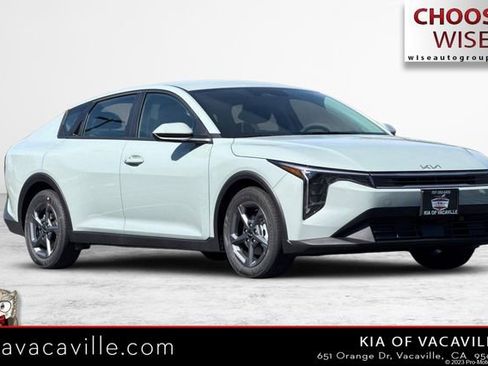 New 2026 Kia K4 LXS image 1