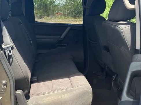 Used 2009 Nissan Titan SE w/ SE Drivers Convenience Pkg image 10