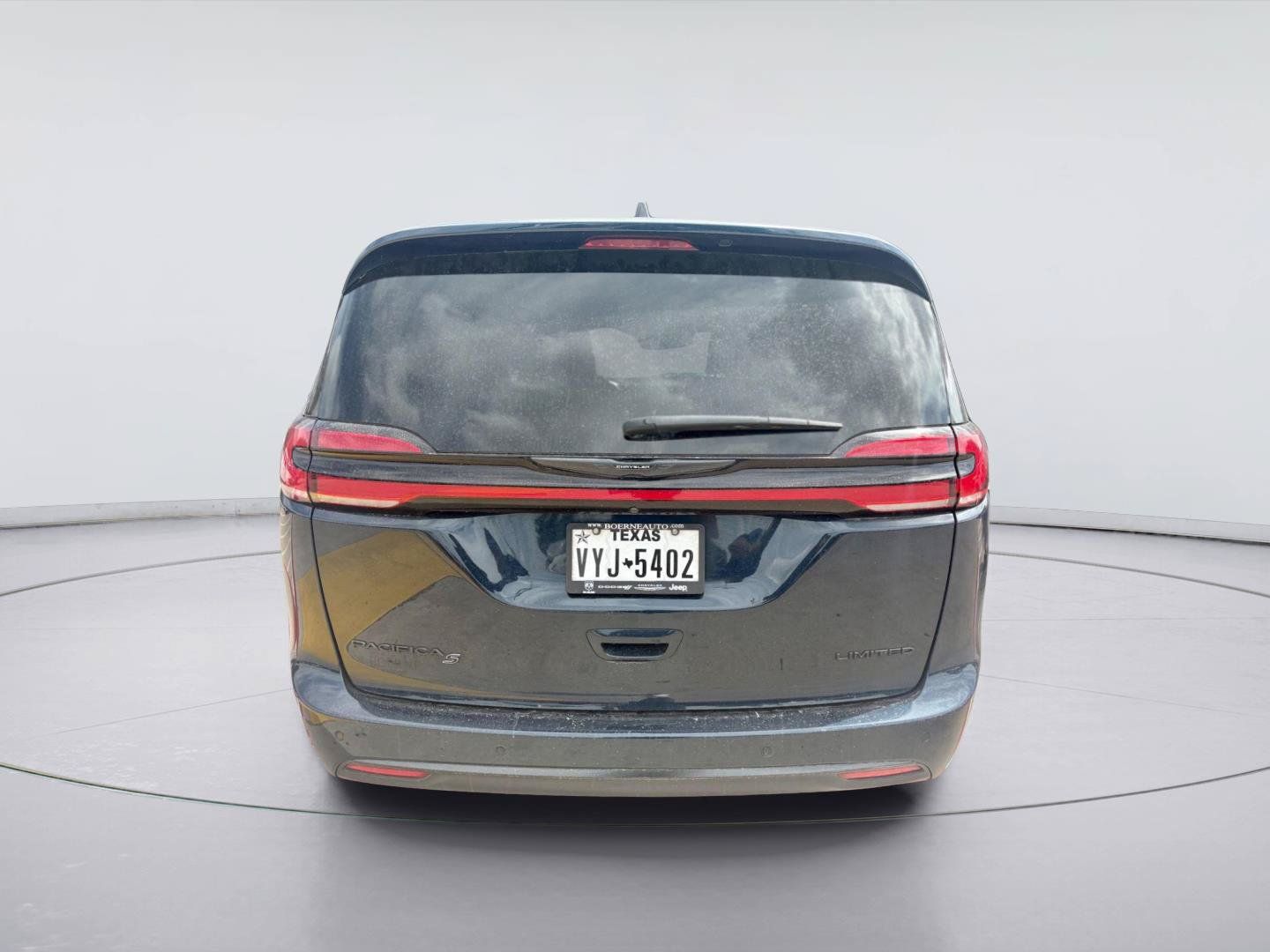 Used 2024 Chrysler Pacifica Limited w/ S Appearance Package FWD image 4