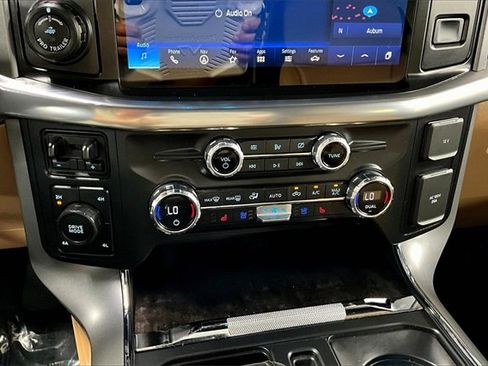 Used 2021 Ford F150 Lariat w/ Tow Technology Package image 4