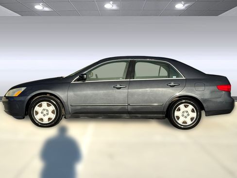 Used 2005 Honda Accord LX image 2
