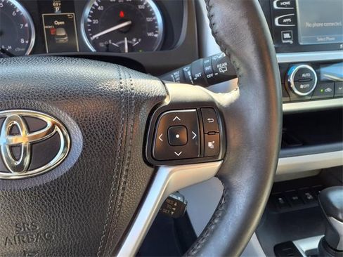 Used 2016 Toyota Highlander Limited image 17