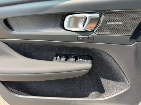 Certified 2023 Volvo XC40 Recharge Ultimate AWD/4WD image 16