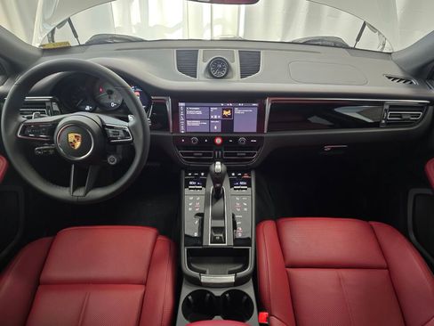 New 2026 Porsche Macan S image 18