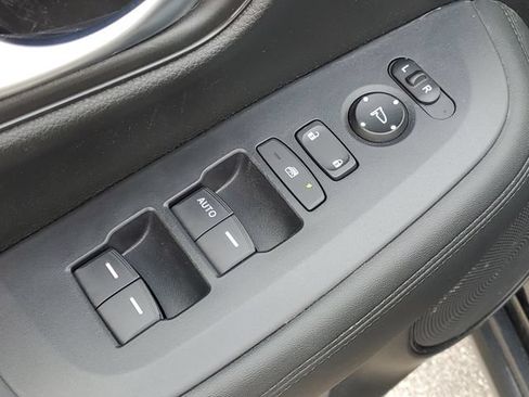 Certified 2024 Honda HR-V LX image 20