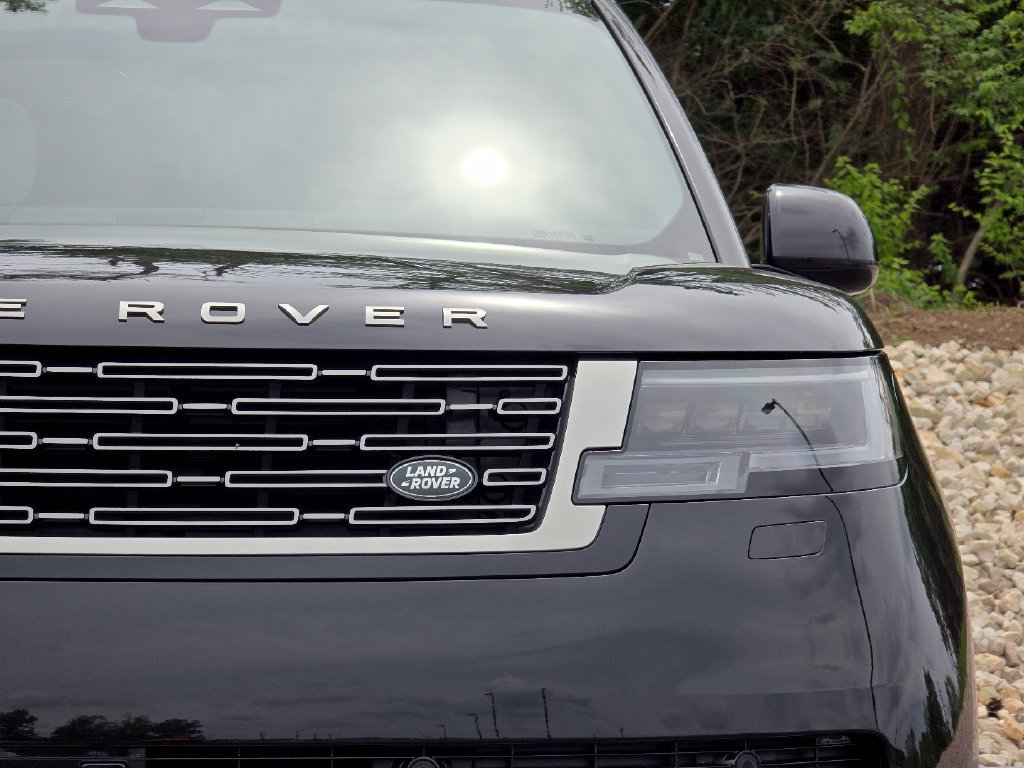 New 2026 Land Rover Range Rover Long Wheelbase SE AWD/4WD image 10