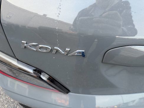 Used 2023 Hyundai Kona SE image 18