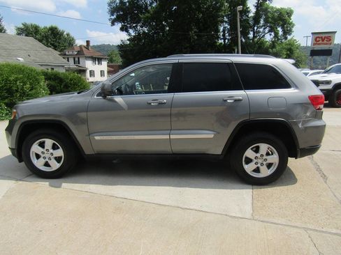 Used 2012 Jeep Grand Cherokee Laredo w/ Laredo E Group image 5