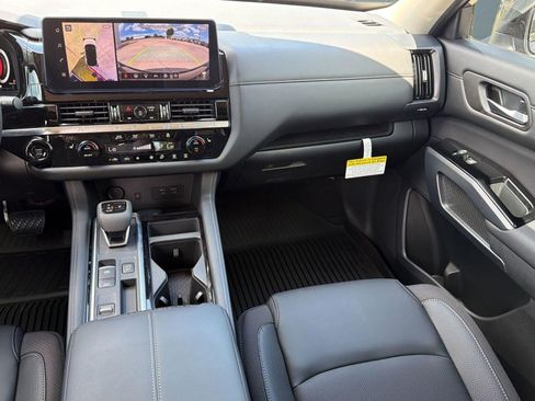 New 2026 Nissan Pathfinder SL image 27