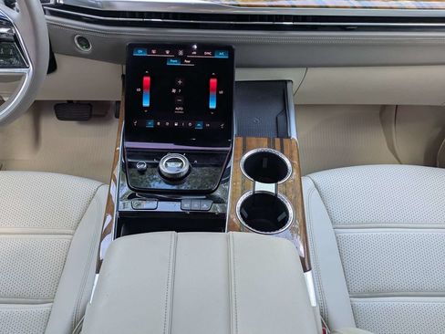 Certified 2025 Cadillac Escalade Sport Platinum w/ LPO, Floor Liner Package AWD/4WD image 21