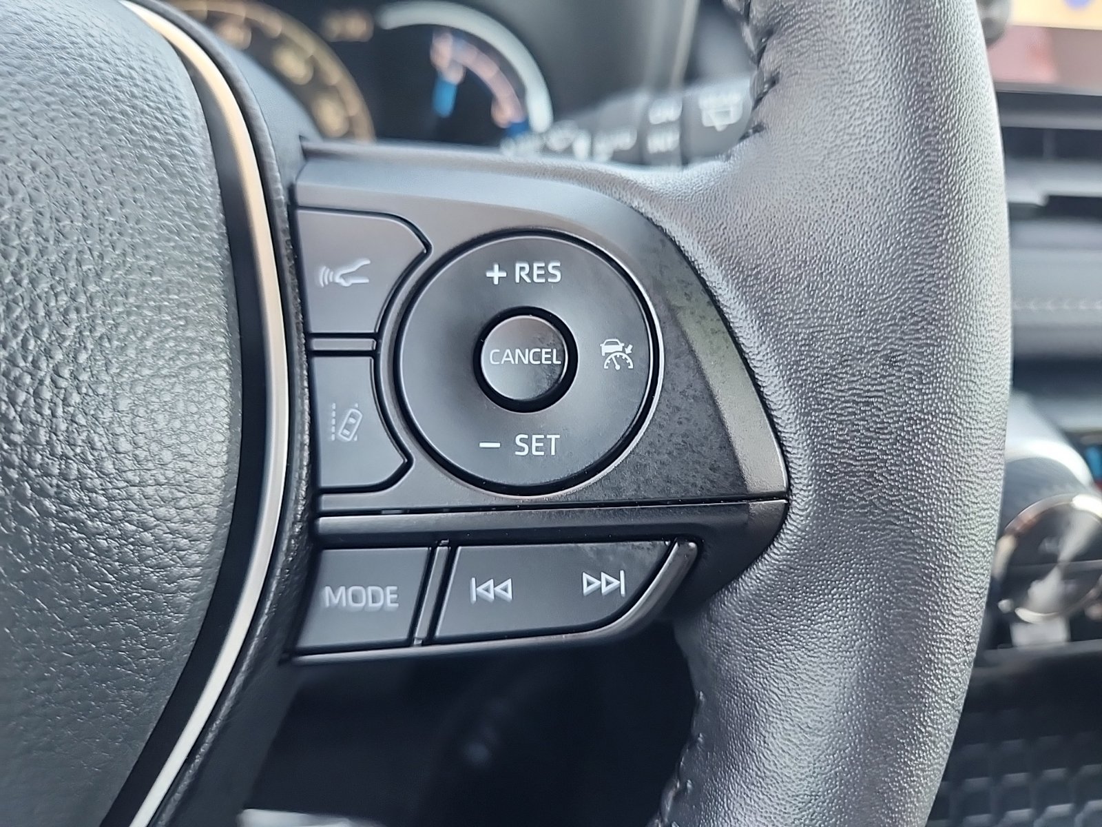 Used 2025 Toyota RAV4 XLE w/ Convenience Package AWD/4WD image 21