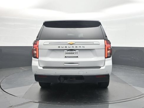 Used 2023 Chevrolet Suburban LS RWD image 17