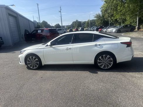 Used 2025 Nissan Altima 2.5 SL AWD/4WD image 8