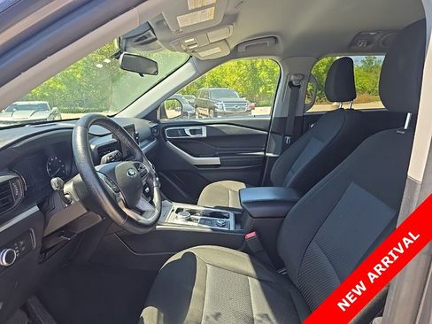 Used 2022 Ford Explorer XLT AWD/4WD image 5
