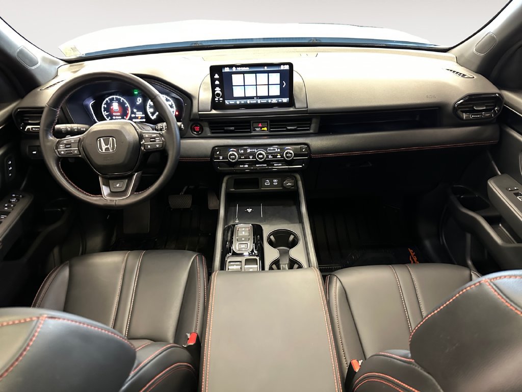 Used 2025 Honda Pilot TrailSport image 10