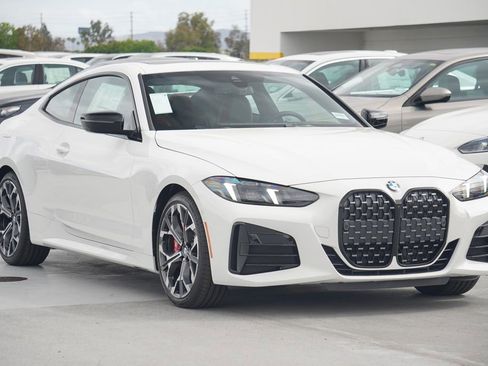 Used 2026 BMW 430i Coupe w/ M Sport Package image 3