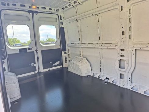 Used 2023 RAM ProMaster 2500 FWD image 12