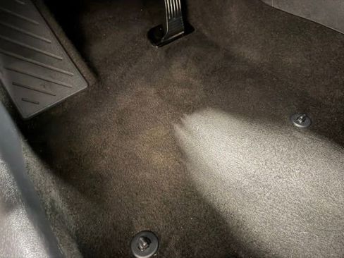 Used 2021 Toyota RAV4 XLE image 17