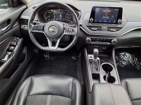 Used 2023 Nissan Altima 2.5 SR image 3