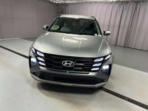 Used 2025 Hyundai Tucson SEL FWD image 2