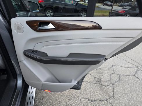 Used 2012 Mercedes-Benz ML 350 BlueTEC 4MATIC image 31