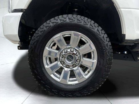 Used 2022 Ford F250 Platinum w/ FX4 Off-Road Package AWD/4WD image 52
