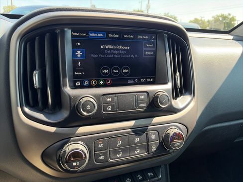 Used 2019 Chevrolet Colorado Z71 AWD/4WD image 6