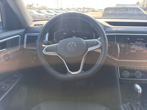 Certified 2023 Volkswagen Atlas SE w/ Panoramic Sunroof Package AWD/4WD image 16