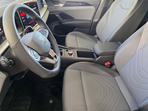 New 2026 Volkswagen Tiguan SE R-Line image 11