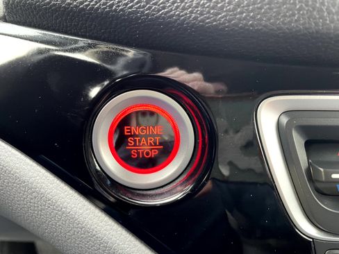 Used 2021 Honda Pilot Touring image 19