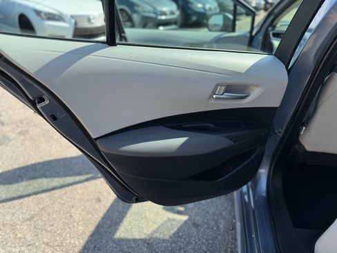 Used 2021 Toyota Corolla L image 20