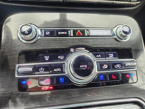 Certified 2021 Lincoln Nautilus Reserve image 36