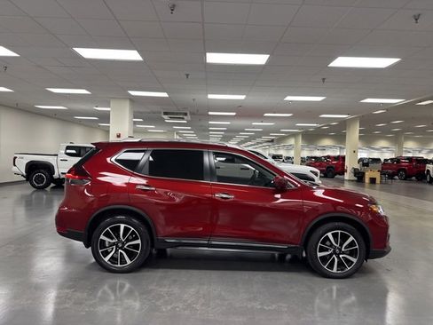 Used 2019 Nissan Rogue SL w/ Premium Package image 8