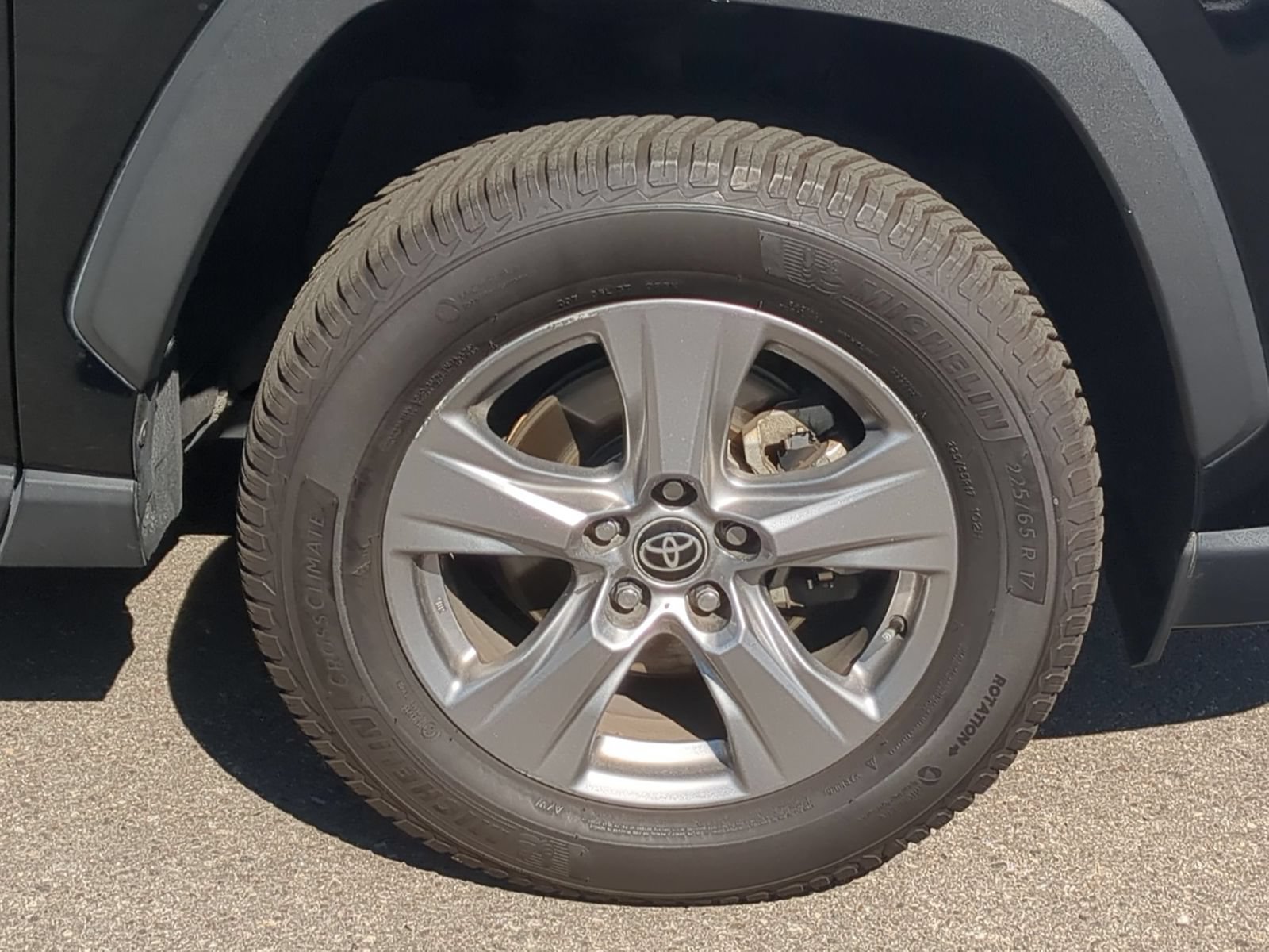 Used 2024 Toyota RAV4 XLE AWD/4WD image 12