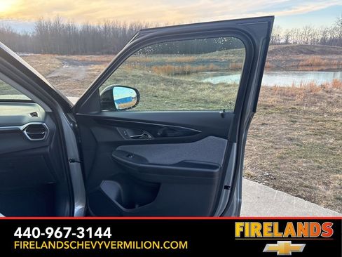 New 2026 Chevrolet TrailBlazer LT w/ Midnight Edition AWD/4WD image 24