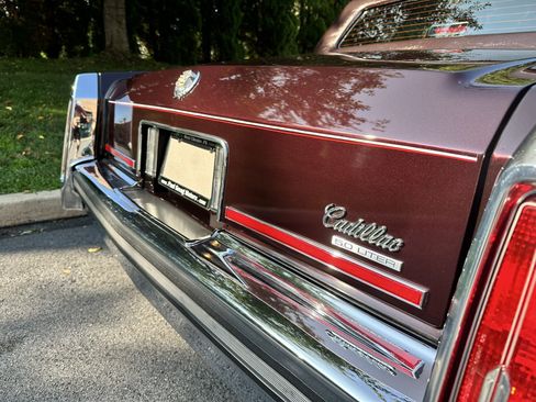 Used 1987 Cadillac Brougham RWD image 95